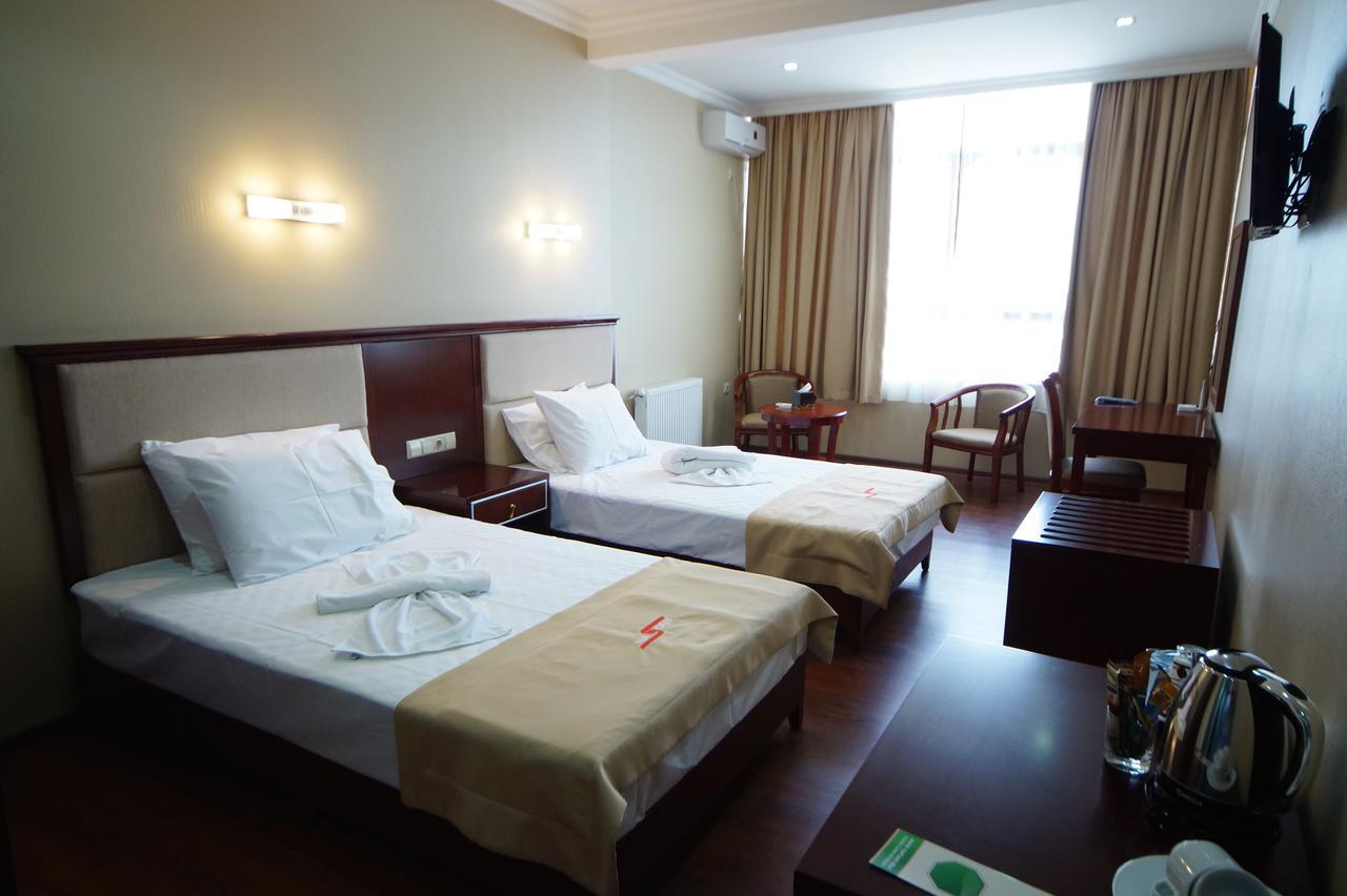 Hotel 725 Batumi Kültér fotó