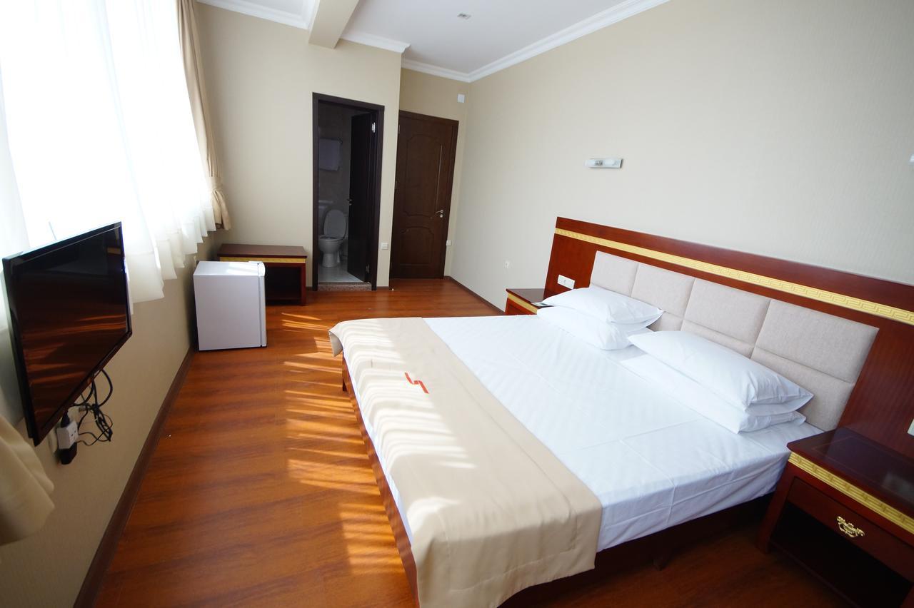 Hotel 725 Batumi Kültér fotó