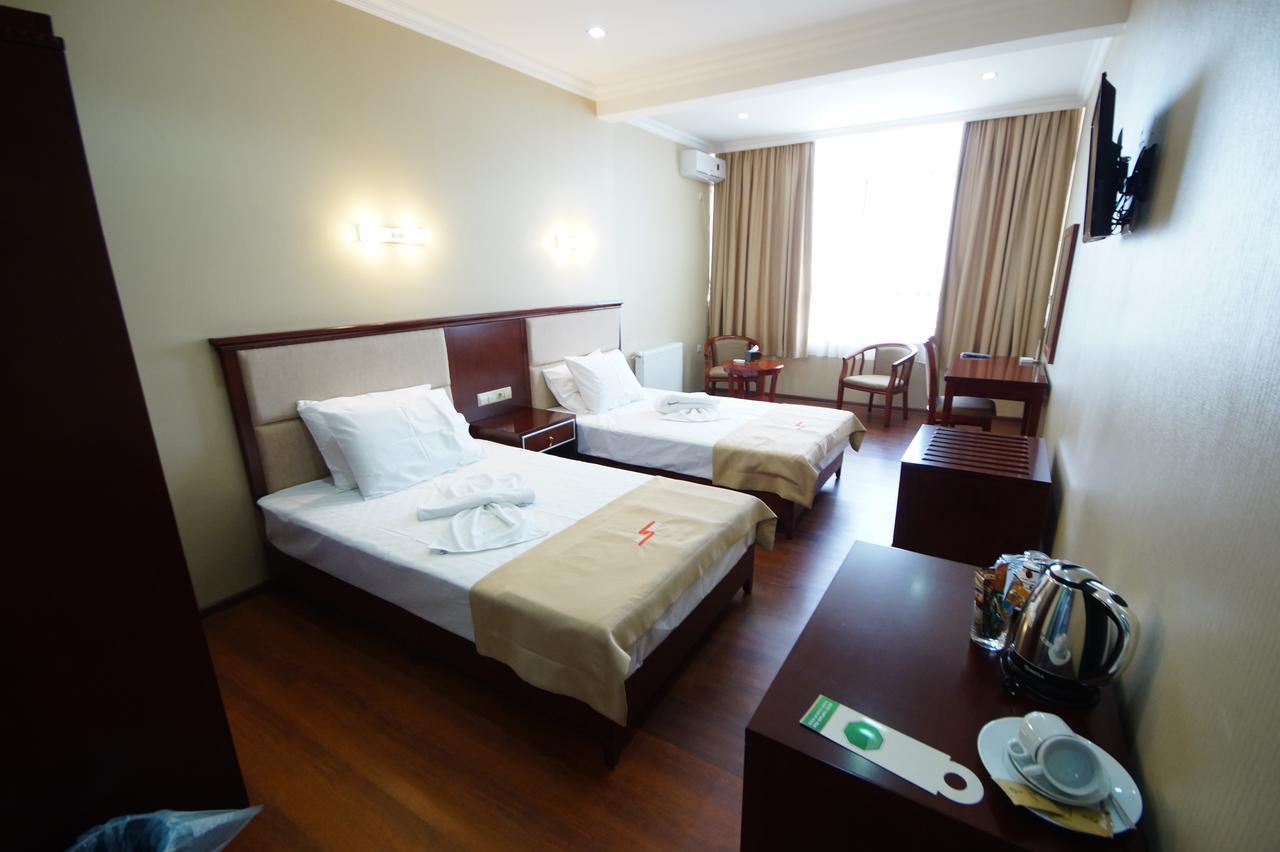 Hotel 725 Batumi Kültér fotó