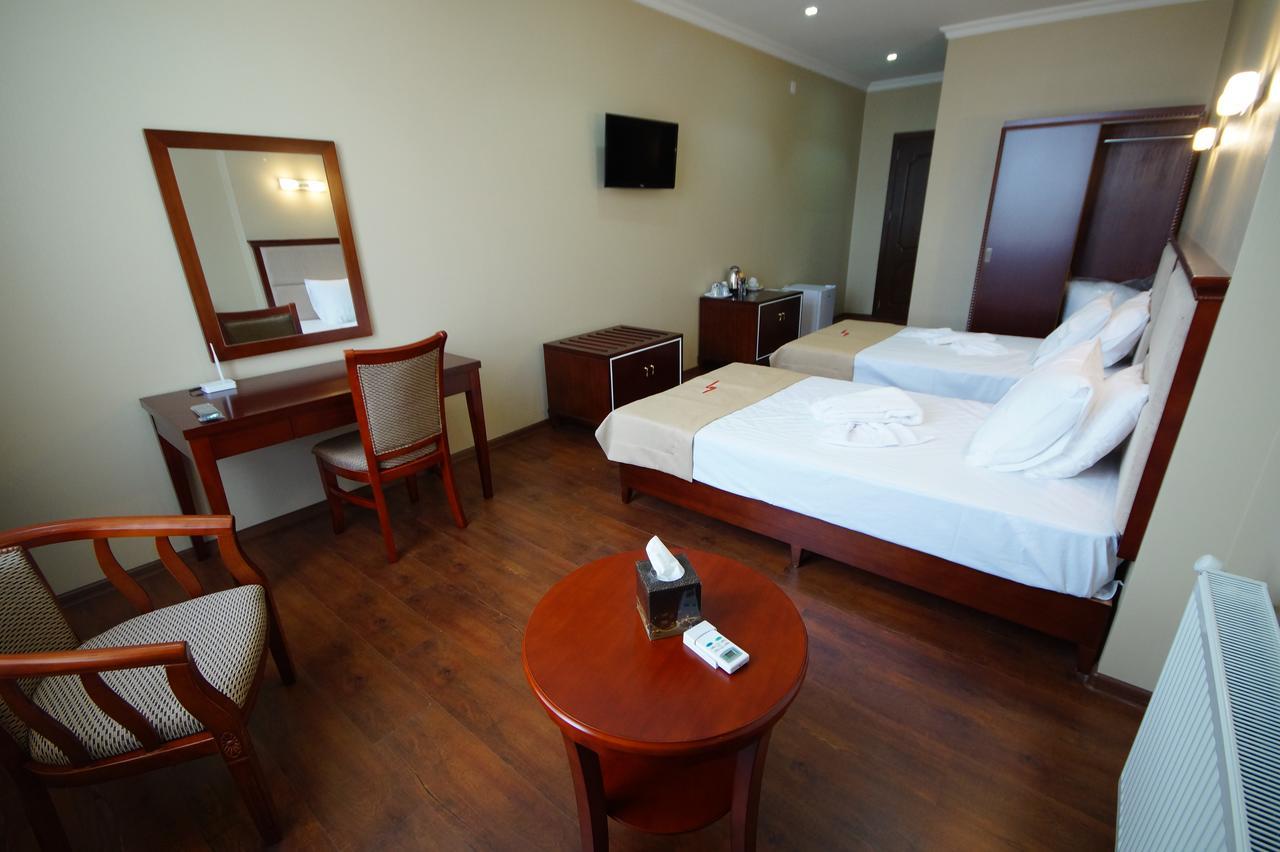Hotel 725 Batumi Kültér fotó