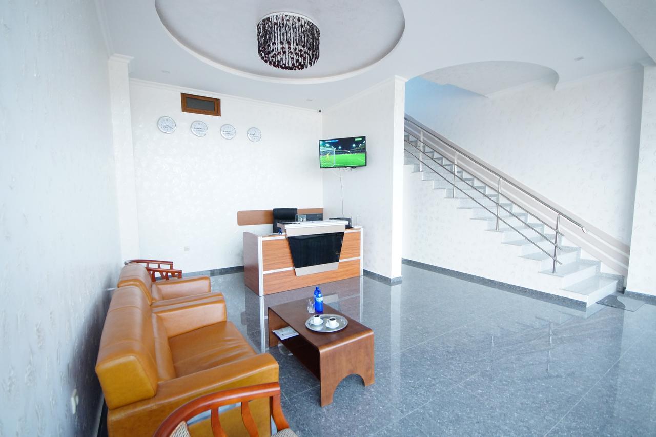 Hotel 725 Batumi Kültér fotó