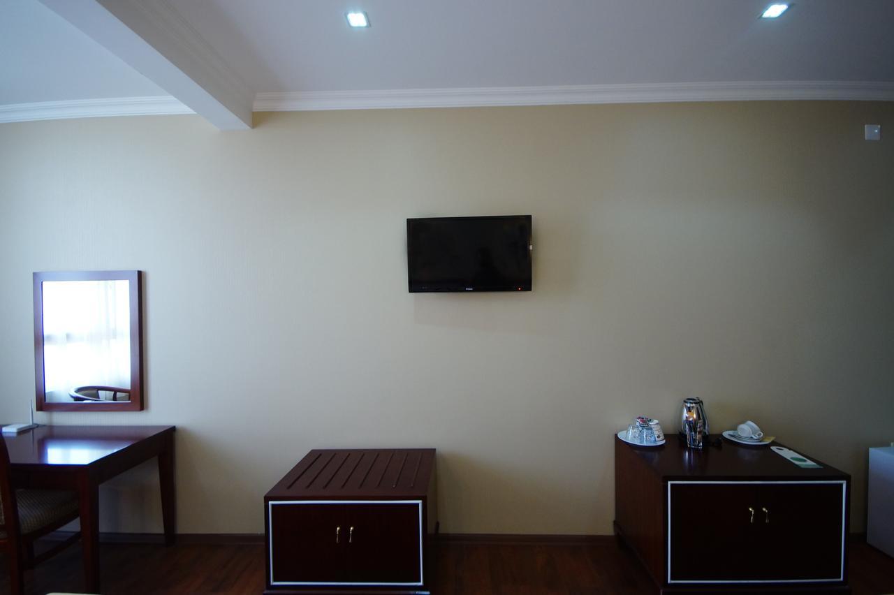 Hotel 725 Batumi Kültér fotó